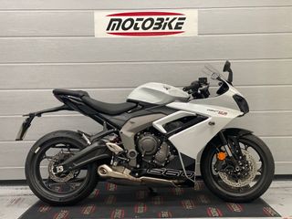 TRIUMPH Daytona 660