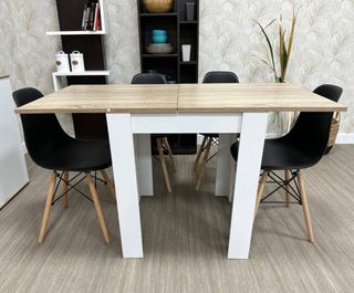 MESA EXTENSIBLE + SILLAS