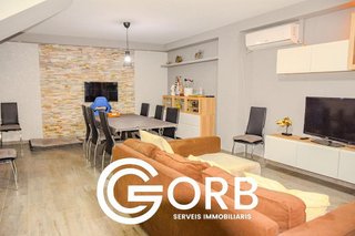 Casa adosada en venta en Els Molins en Mataró