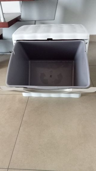 porta rifiuti 