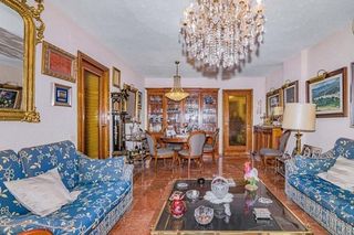 Piso en venta en Cervantes en Granada