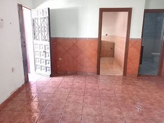 Piso en venta en La Granja-La Colina-Los Pastores en Algeciras
