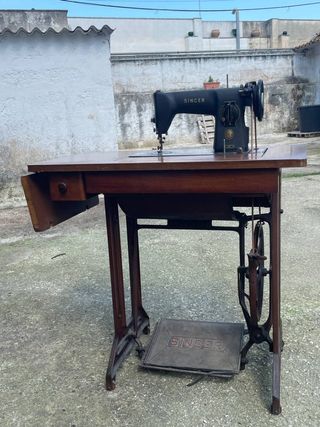Macchina da cucire Singer 15M del 1949 