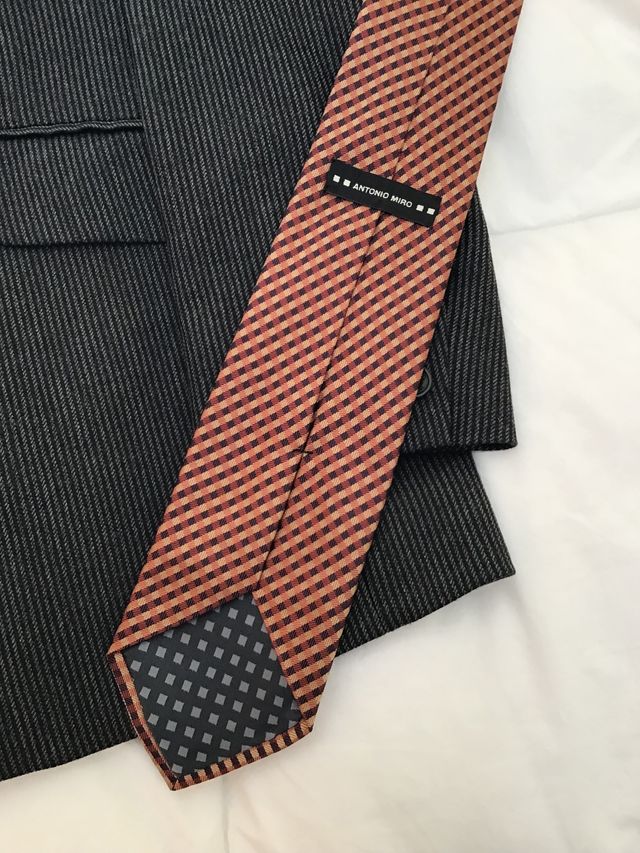 Cravatta Antonio Miró in seta