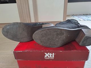 Botines negros antelina XTI T.40