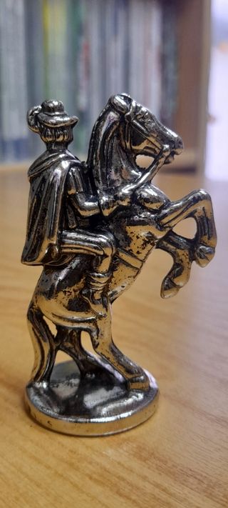 Figuras metálicas ajedrez medieval