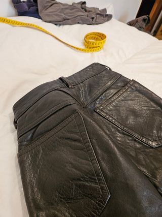 Pantalón de cuero 