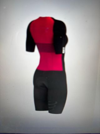 Tritraje Compressport Aero manga corta