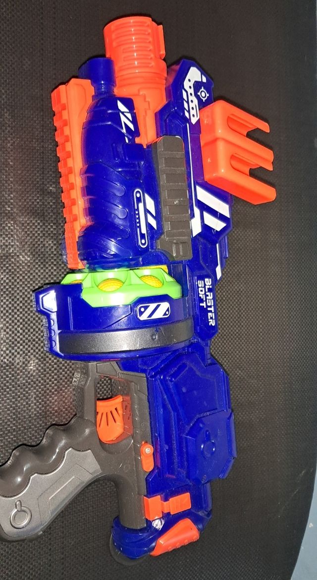 Pistola  de bolas tipo  nerf.