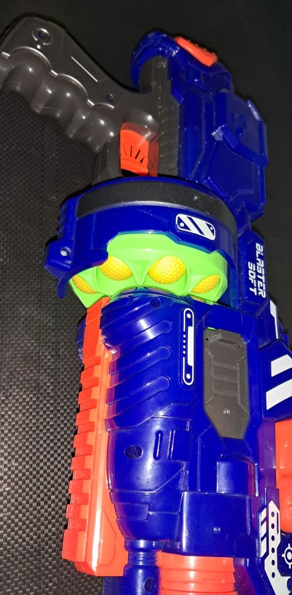 Pistola  de bolas tipo  nerf.