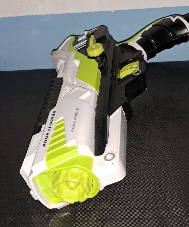 Pistola  de bolas tipo  nerf.