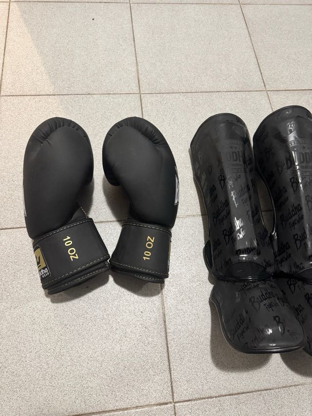 Equipo de kickboxing para ninos