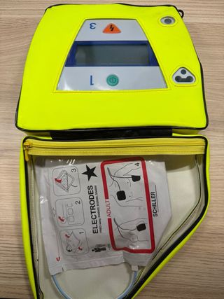 Desfibrilador automático FRED Easy SCHILLER