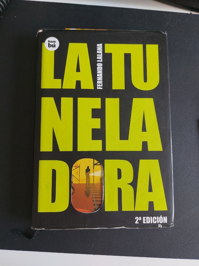 La tuneladora (EXIT) (Spanish Edition)