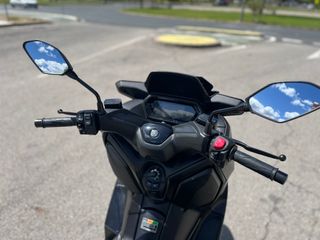 YAMAHA XMAX 125