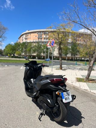 YAMAHA XMAX 125