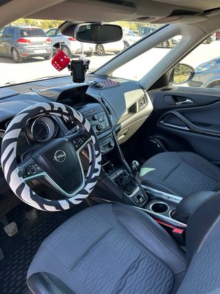 Opel Zafira Tourer 2015