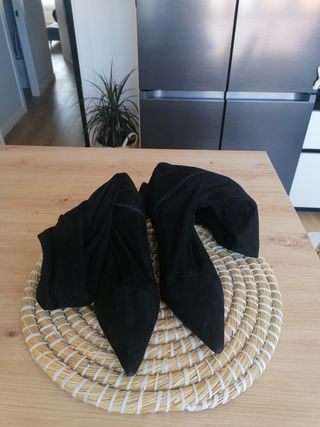 Botas altas ante negras número 41 Zara 