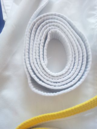 Traje de taekwondo niño con 2 cinturones