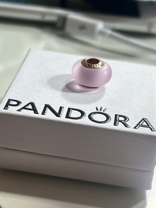 Charm murano rosa mate pandora 