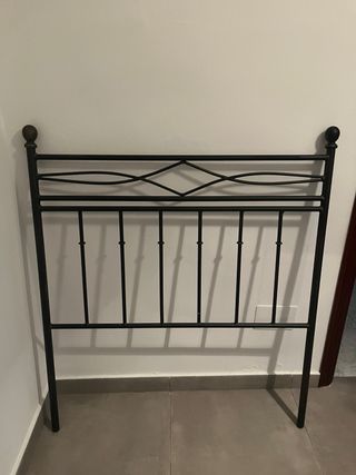 Cabecero de forja