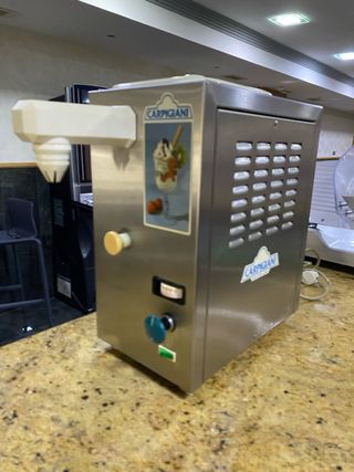 MONTADORA DE NATA Y CORTAFIAMBRES PROFESIONAL