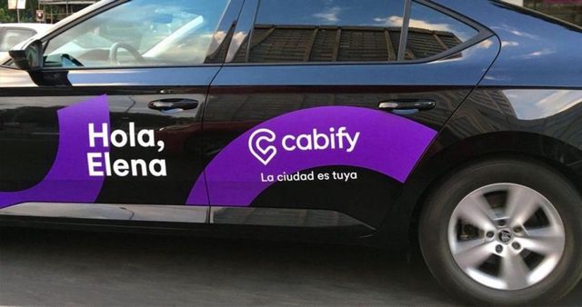 SE CEDE  COCHE  DE VTC MADRID !!