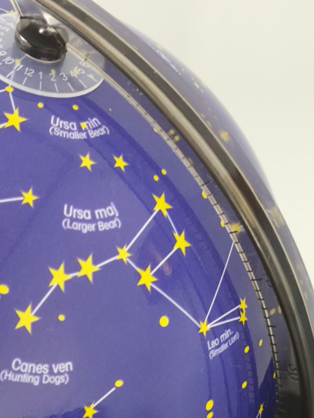 Lámpara globo terráqueo constelaciones azul led