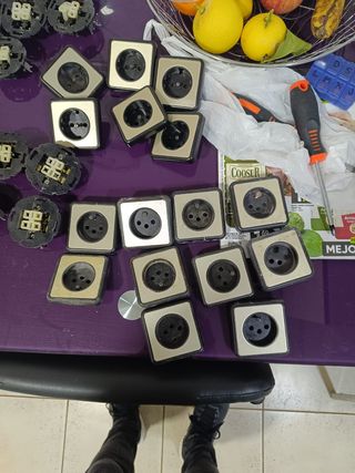 Enchufes y interruptores porcelana