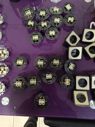 Enchufes y interruptores porcelana