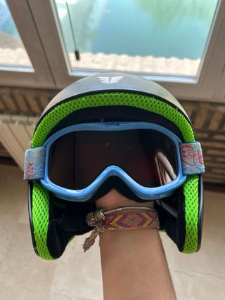 Cascos de nieve con gafas incluidas 