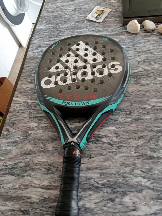 Pala de pádel adidas