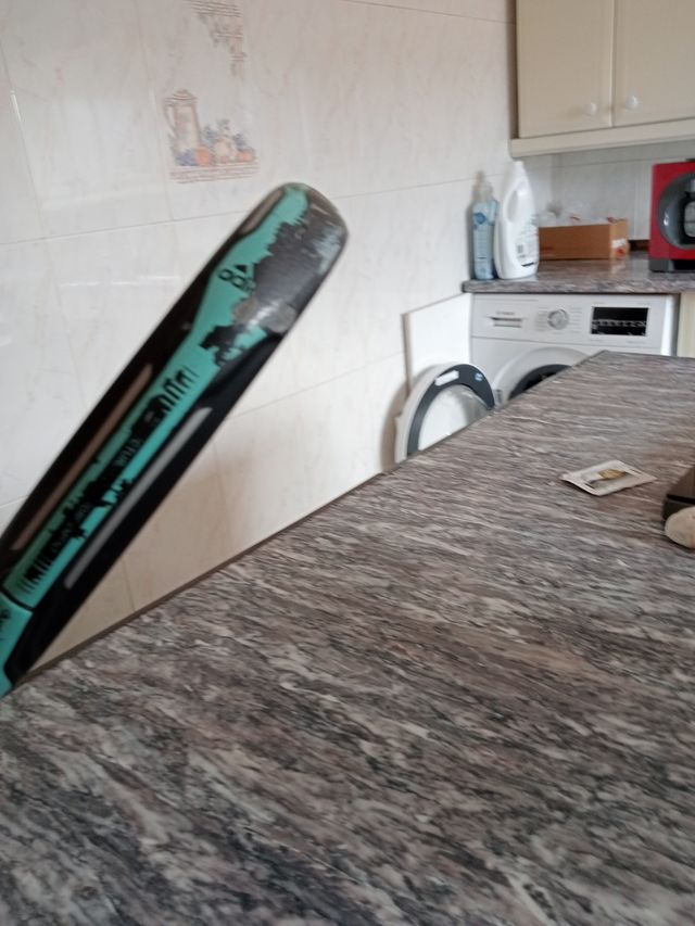 Pala de pádel adidas