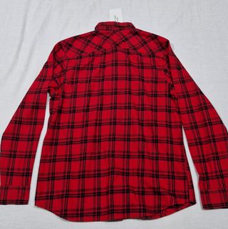 Camisa Roja - Negra Calvin Klein Relaxed Fit.
