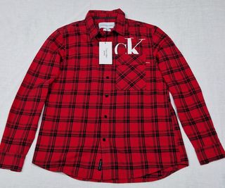 Camisa Roja - Negra Calvin Klein Relaxed Fit.