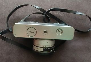 Cámara de fotos Yashica MG1