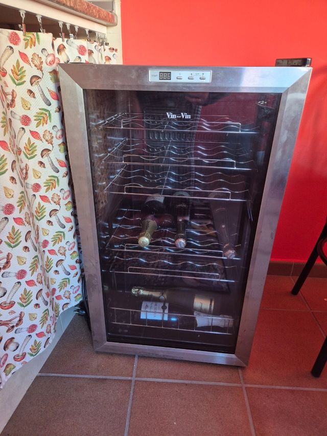 Nevera de botellas
 - Negociable