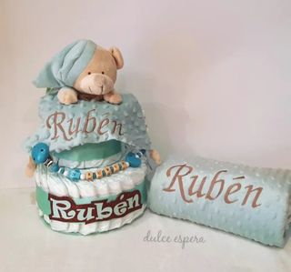 Tarta de pañales + manta y doudou personalizado