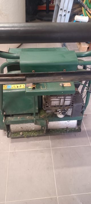 Cortacésped helicoidal