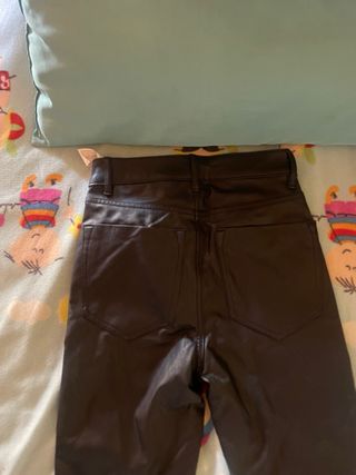 pantalones cuero 