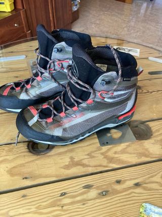 Bota la sportiva trango