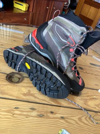 Bota la sportiva trango
