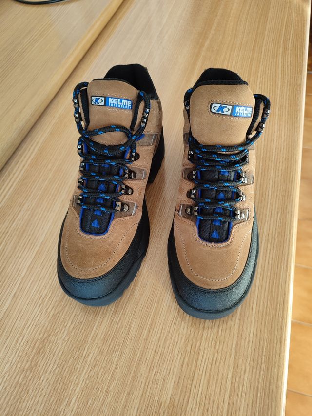 Botas de montaña Kelme