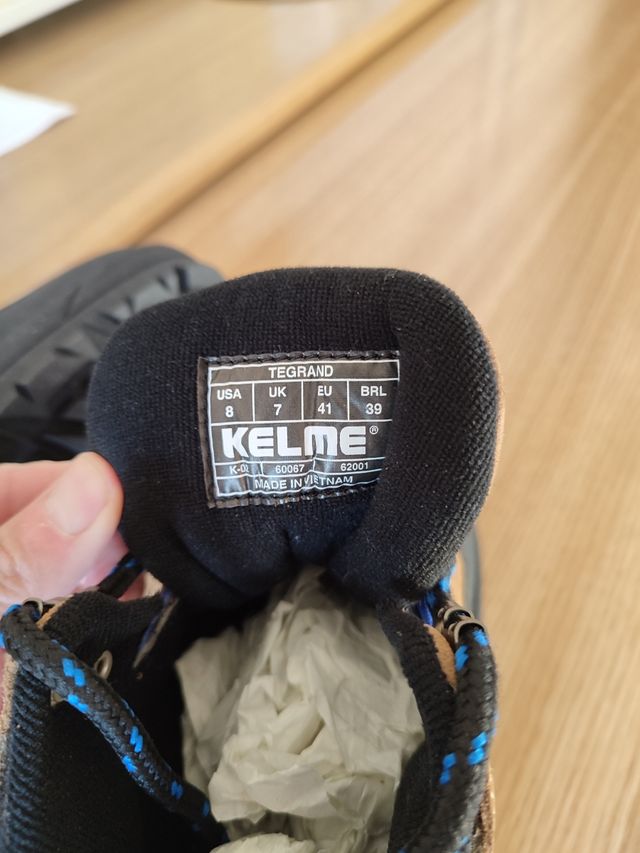 Botas de montaña Kelme