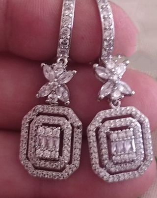 PENDIENTES SEMI LARGOS DE CIRCONITAS