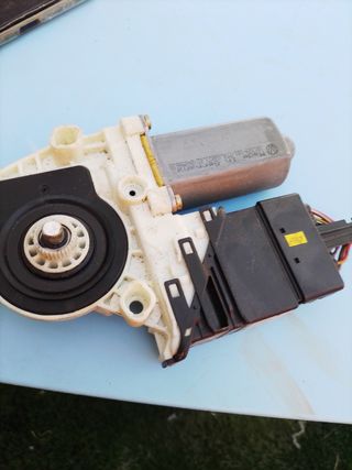 Motor elevalunas eléctrico w . Seat audi