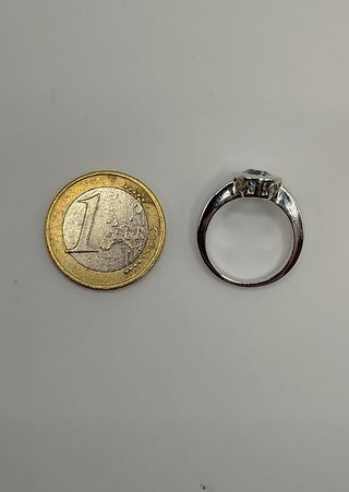 Anillo oro blanco con topacio 