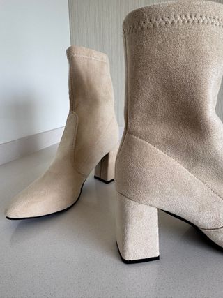 Botines. Tacón medio grueso Sin estrenar