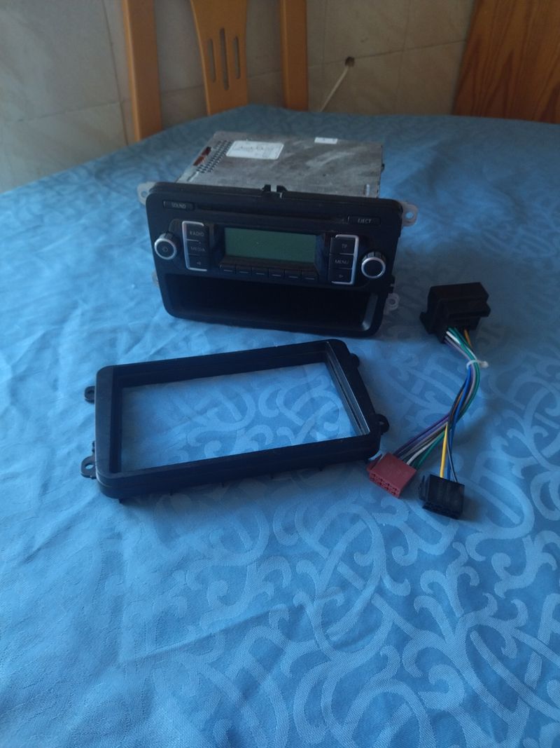 Radio CD Volkswagen Caddy 2014 - foto 1