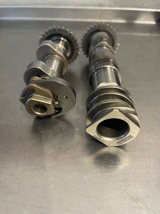Arboles de levas BMW R1250GS 2019 culata derecha